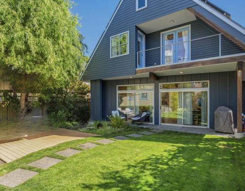 Queen Anne Casa | 4BR 4BA The Gardens at Queen Anne