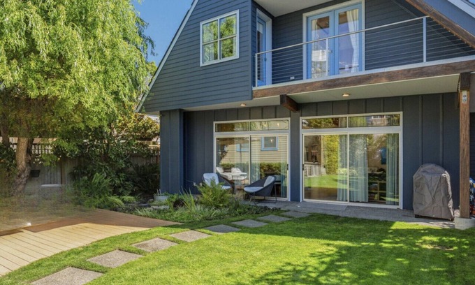 North Queen Anne Casa | 4BR 4BA The Gardens at Queen Anne