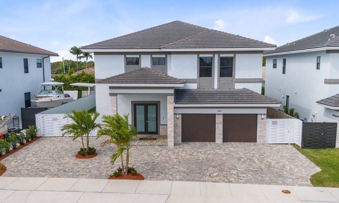Ludlam Villa | 4BR/4BTH Miami Oasis: Stylish Retreat w/ BBQ & Trampoline - Near Beach & Airport
