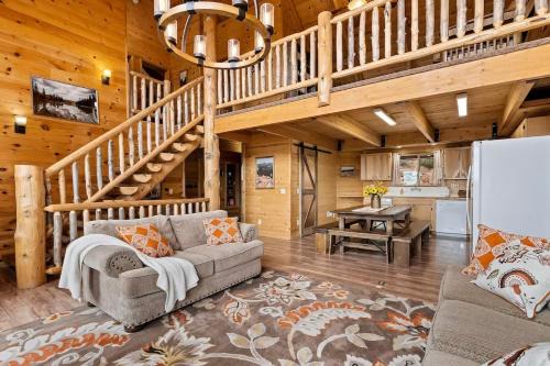 Meadow View Heights Casa | 4BR Cabin with Game Room & Fire Pit Sleeps 13
