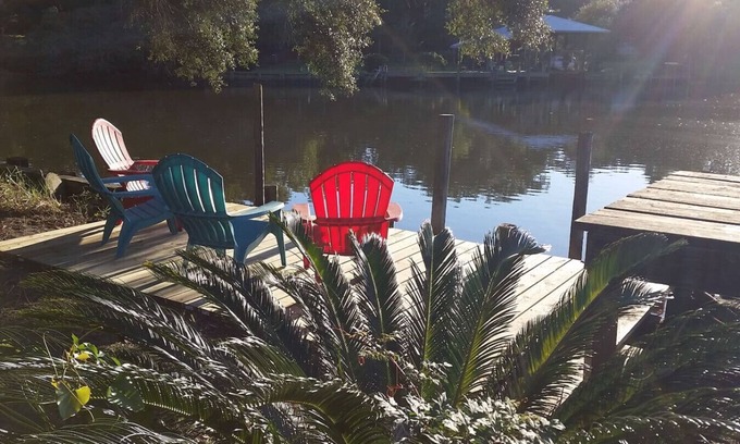Gautier Casa | 4br Coastal Waterfront . Sleeps 12 . Dock & Firepit