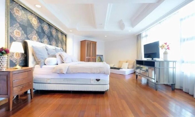 Tanjung Duren Utara Apartamento | 4BR Cozy Tropical Retreat Penthouse