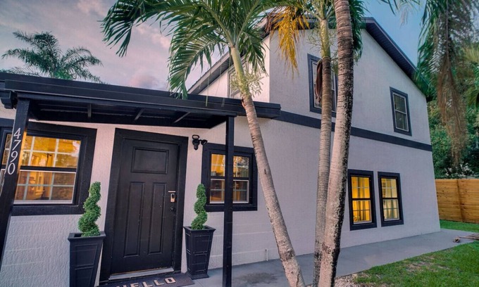 Vero Beach Casa | 4BR Family Getaway |Game Room| 2mi to Wabaso Beach