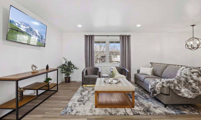 Forestview Casa | 4BR Family Home w/ Great Light | LCP Collection