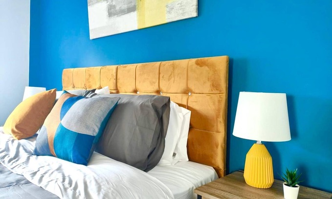 Stanley Casa | 4BR Free Parking Wi-Fi Wakefield, Long Stays, close to Pinderfields Hospital