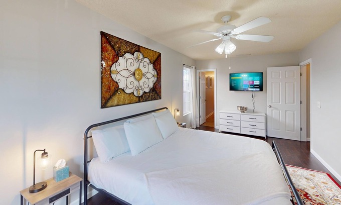 Cartersville Casa | Midweek Saver! 4BR Retreat Close to Downtown