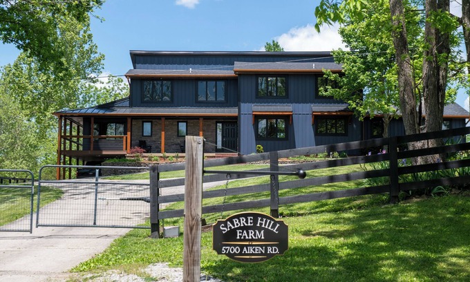 Simpsonville Otro | 4Br Home on Sabre Hill Horse Farm 25 acres ~ Bourbon Trail