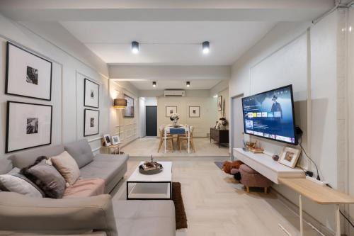 Chom Phon Casa | 4BR house MRT subway 250m Chatujak Market wi-fi