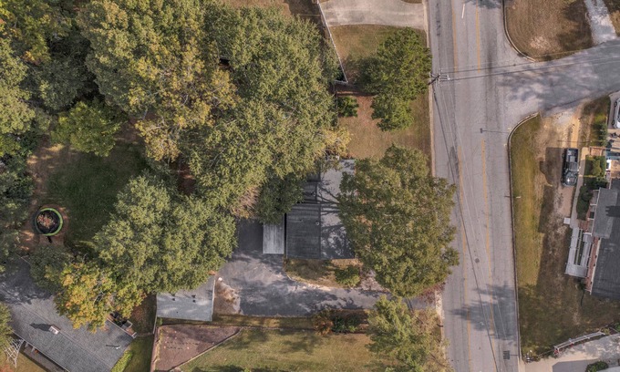Wade Hampton Casa | 4BR House only 15 mins from downtown Greenville w/patio/grill/fire pit/foosball