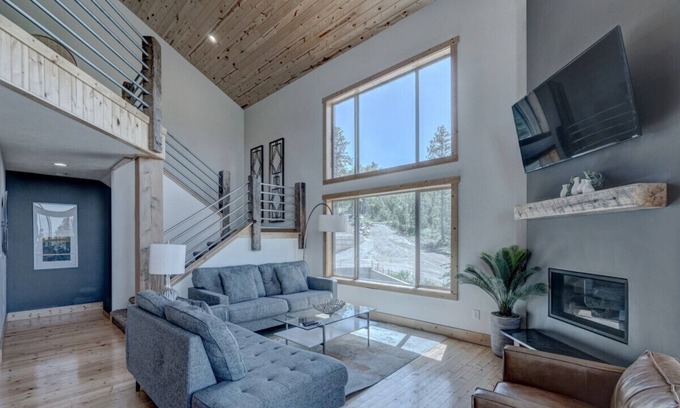 Lead Chalet De Esquí | 4BR Little Hope Chalet at Terry Peak with Hot Tub!