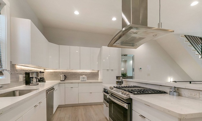 Mid-City Condominio | 4BR Modern Townhouse near French Quarter