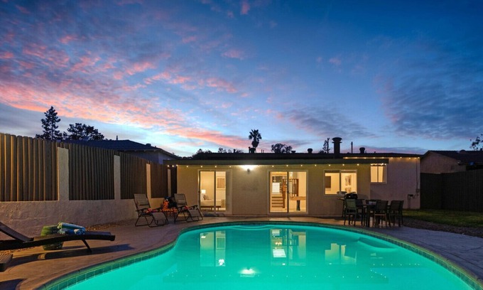 Fletcher Hills Casa | 4BR Pool and Fast WiFi Fifteen Min to SD