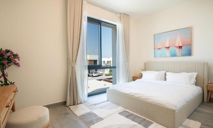 Abu Dhabi Casa | 4br Prestigious Villa Discounted Parks Tickets
