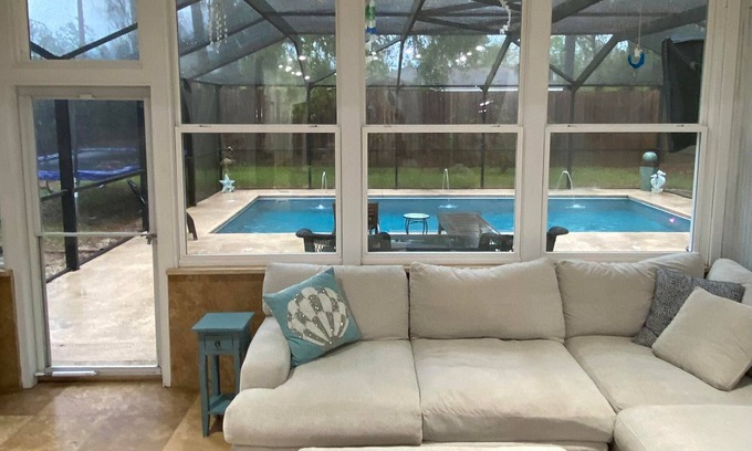Oak Casa | 4BR~Private Pool and Hot Tub~5 miles to beach~1 mile to Sportsplex, Close to OWA