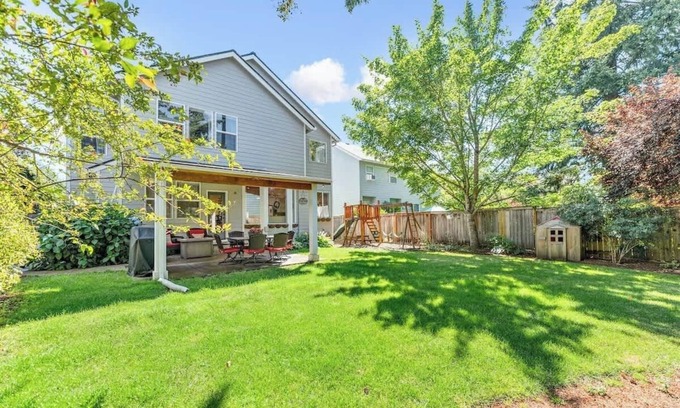 Vancouver Casa | 4BR Retreat | Patio, Playground, Firepit + BBQ