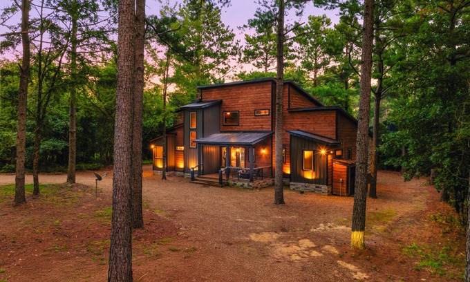 Pickens Cabina | 4BR | Secluded | Foosball, Arcade, Kid Friendly!