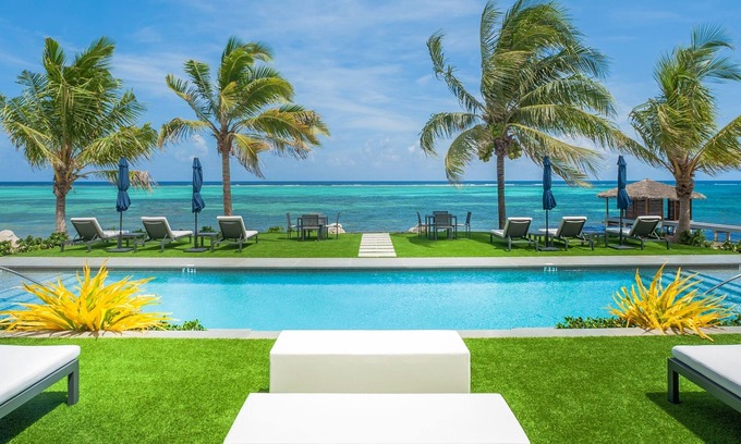Bodden Town Condominio | 4BR Suite at Black Urchin Boutique Resort