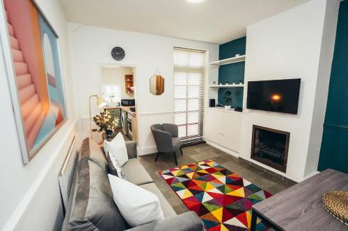 Derby Casa | 4BR Town House, Self Check In, Parking, By DerBnB