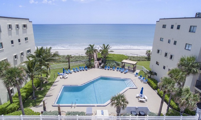Satellite Beach Condominio | 4to piso directo frente al mar