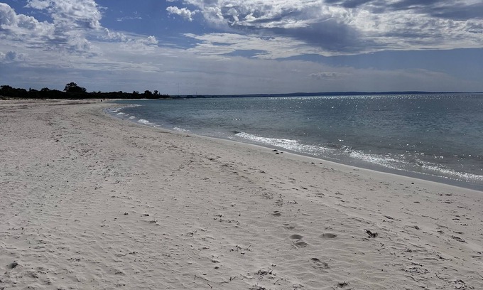 Broadwater Casa | 4x2 Family Home,100m from the stunning Geographe Bay in Australia's SW