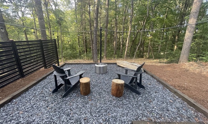 Sautee Nacoochee Cabaña | 5.5mi to Helen - Couples Shower - Private Fire Pit