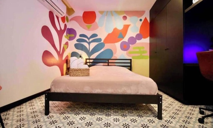 Carcel Apartamento | 5.6 Historic Urban Living w/ Generator + Parking