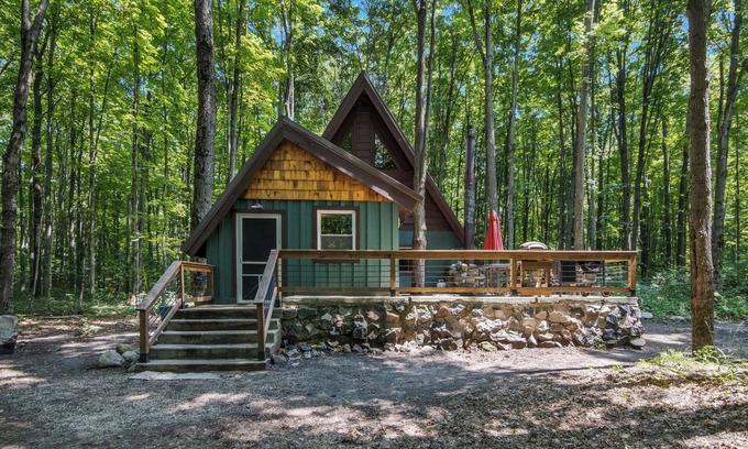 Mancelona Cabina | 5 acre A-Frame near Torch Lake, Shanty Schuss Mtn, Traverse City & Kalkaska