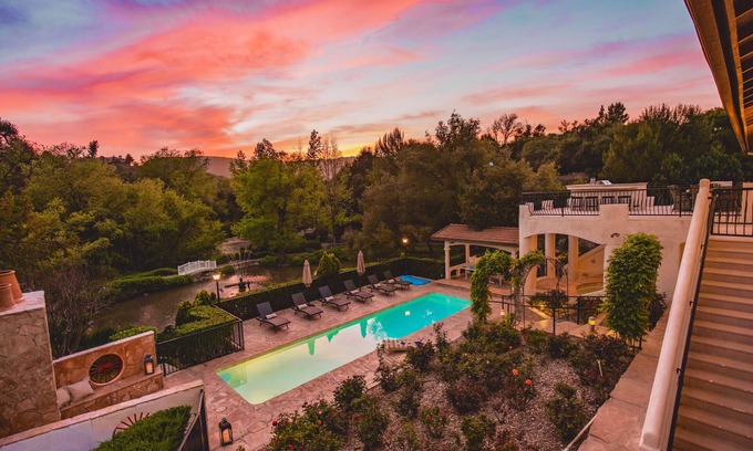 Temecula Villa | 5 Acre Experiential Estate w / Pvt Lake & Orange Grove | Duerme 24 ❤ por AvantStay