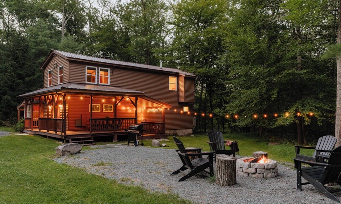 Eldred Cabina | 5 Acre Nature Escape · Rockpine Cabin
