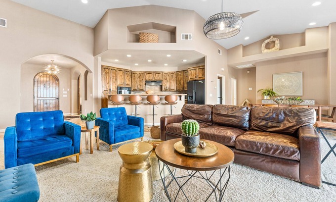 Joshua Tree Highlands Casa | 5 dormitorios, 5 acres, con piscina y spa, excelentes vistas cerca del parque!