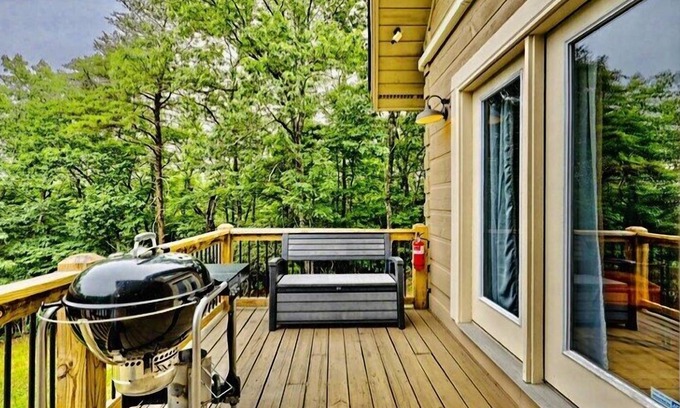 Tate Cabina | 5 acres/secluded/pet friendly