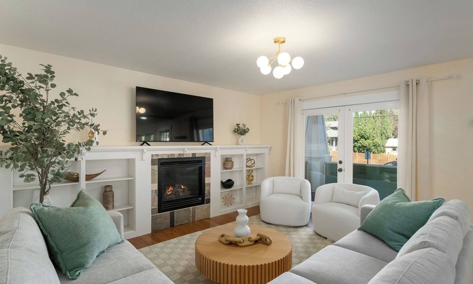 Sunnyside Casa | 5 BD/3.5BA -Arcade-WFH Desks-Pool/Pingpong Table