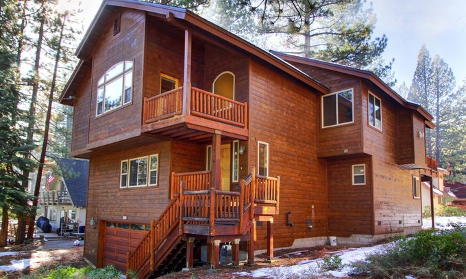 Pioneer Trail Chalet De Esquí | Chalet de 5 hab. Con bañera de hidromasaje / wifi / mesa de billar / apagado Pioneer / descuento fechas de apertura junio / julio