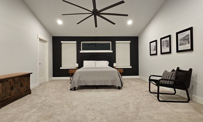 Renton Casa | 5 bed 2.5 bath w/ detached game room. Open concept, spacious for large groups.