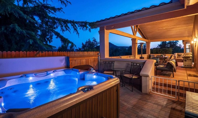 Uptown Sedona Casa | 5 Bed 3 Bath Uptown Sedona-game Room-sauna-cold Plunge-jacuzzi-gym