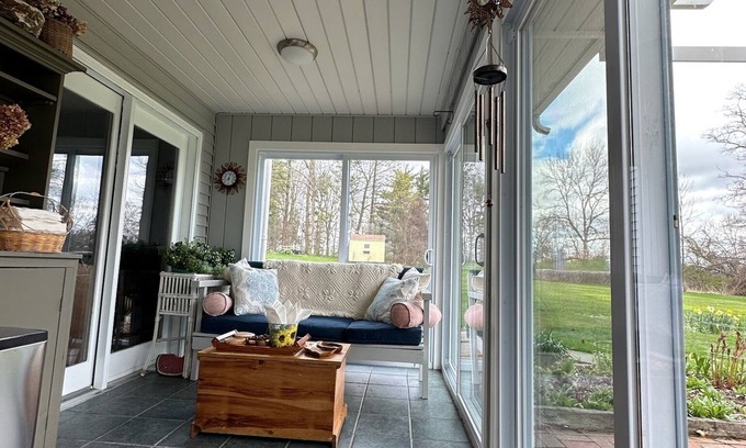 Skaneateles Casa | 5 Bed/3 Bth Highland Ave