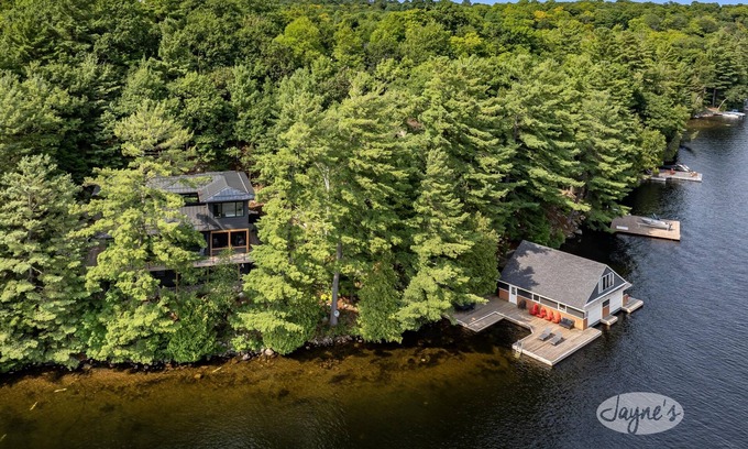 Rosseau Cabaña | 5 bed 4 bath cottage on Lake Rosseau