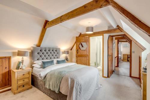 Eastgate Casa | 5-Bed Farmhouse near North Norfolk Coast