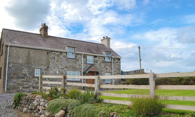 Garn Fadryn Cabaña | Alojamiento de 5 habitaciones en Llangwnnadl near Pwllheli