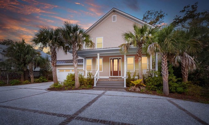 King City Casa | 5 Bed Home with Heated Private Pool, Wildlife Views, Steps from Pier Village!