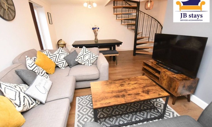 Lavender Fields Casa | ✪ 5 Bed House ✪ LEISURE/BUSINESS ✓ Free Parking