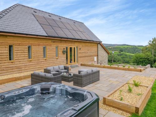 Builth Wells Casa | 5 Bed in Builth Wells 92709