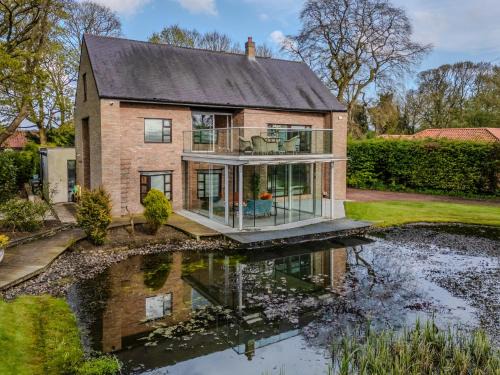 Durham Casa | 5 Bed in Durham 94028