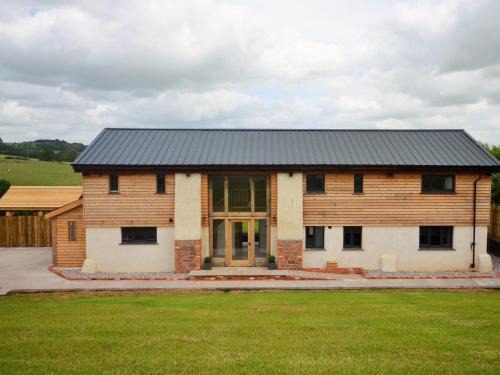 Tiverton Casa | 5 Bed in Tiverton 48151