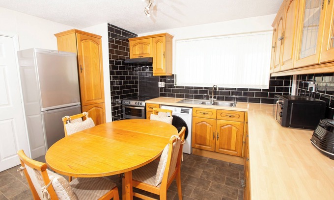 Tea Green Casa | 5 Bed Luxurious & beautiful house near Luton Airport,