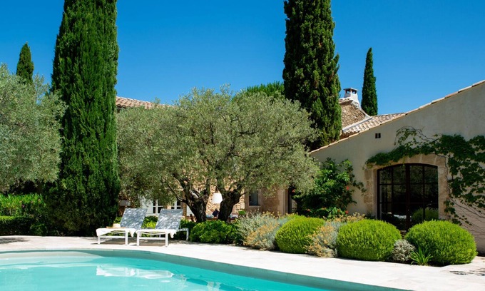 Maubec Casa | 5-bed Mas with pool in Maubec with pool, air-con and views to the Luberon hills