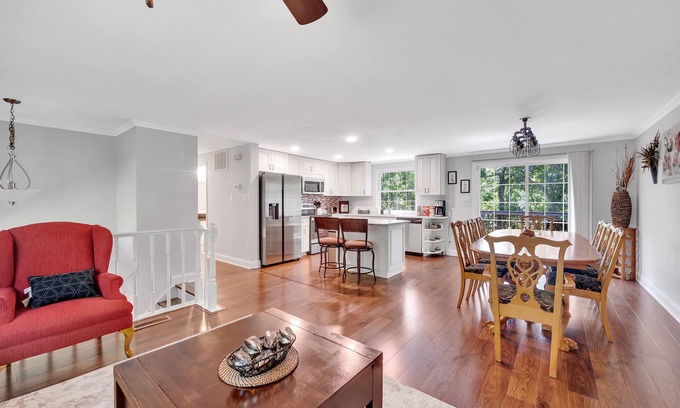 Charlotte Casa | 5 Bedroom 3 Full Bath 6 Bed Sleep 13