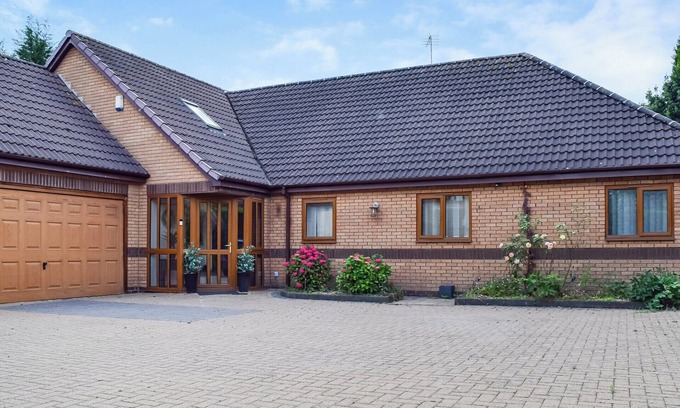 West Bridgford Cabaña | Alojamiento de 5 habitaciones en Gamston, near Nottingham