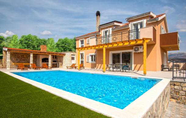Ruzic Casa | 220 m² Casa ∙ 5 habitaciones ∙ 9 personas
