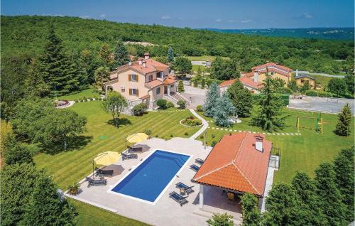 Rogocana Casa | 5 Bedroom Beautiful Home In Labin